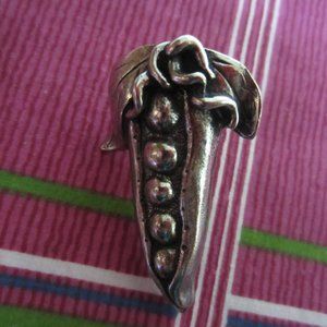 OLD-VINTAGE-STERLING SILVER CORN ON COB PIN